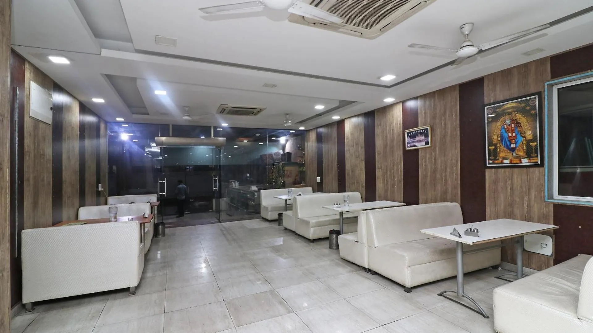 Collection O Hotel City Point 古尔冈