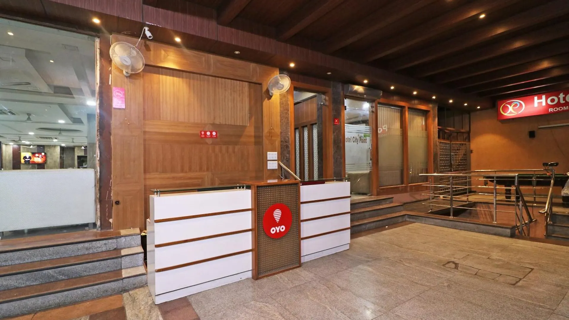 Collection O Hotel City Point 古尔冈